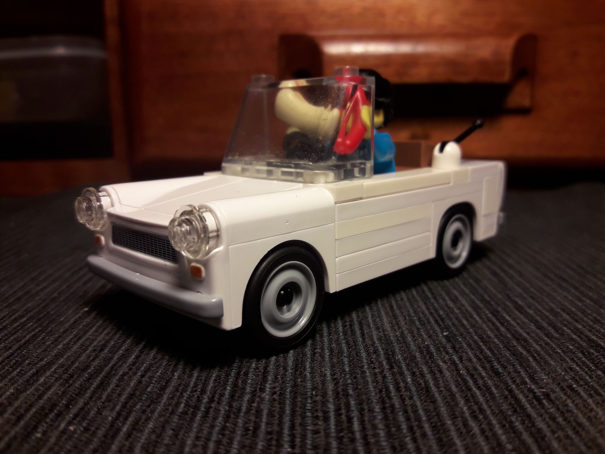 Larry und der Trabant Roadster im Classic-Style.