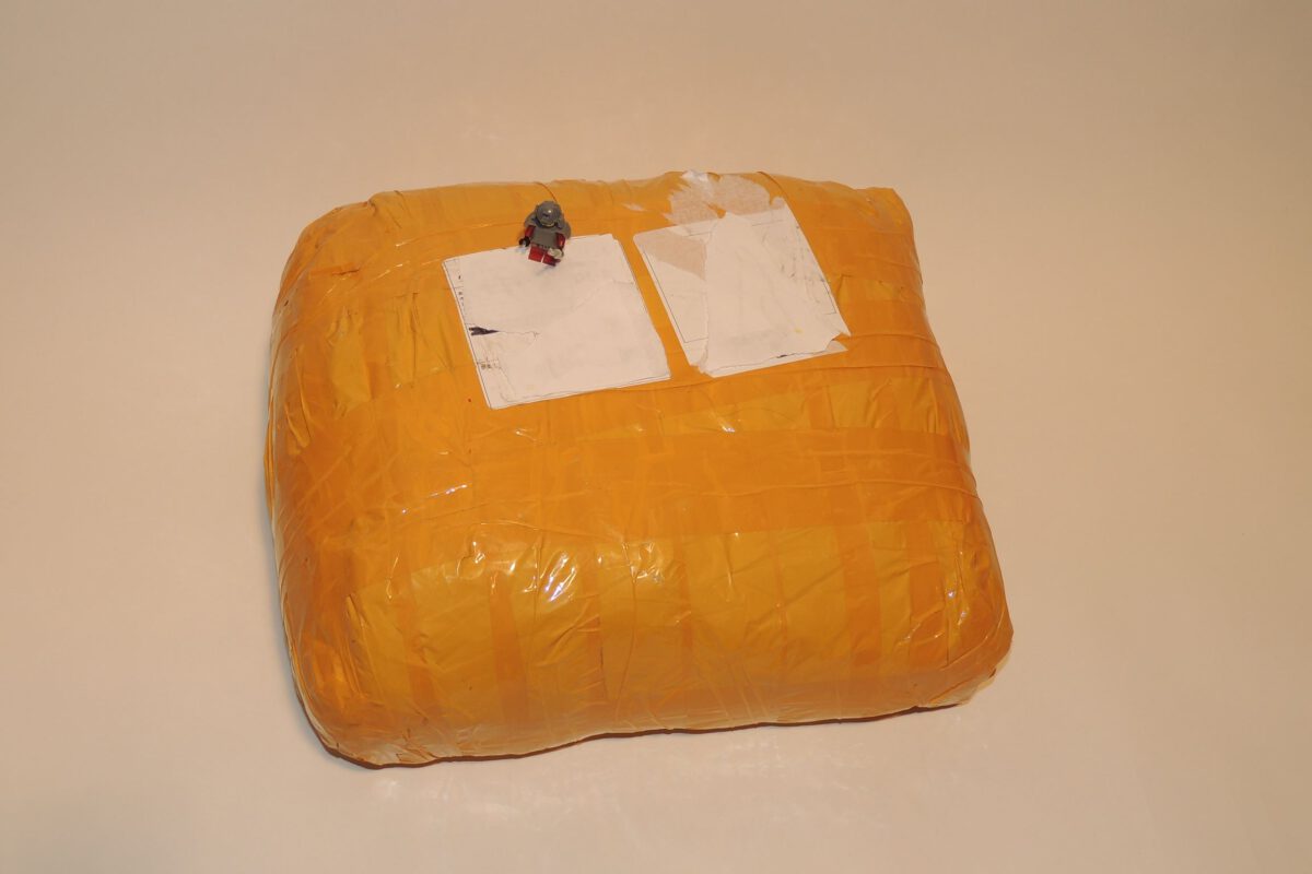 Ein Plastikbeutel mit 5,4 kg aus China ist gekommen.